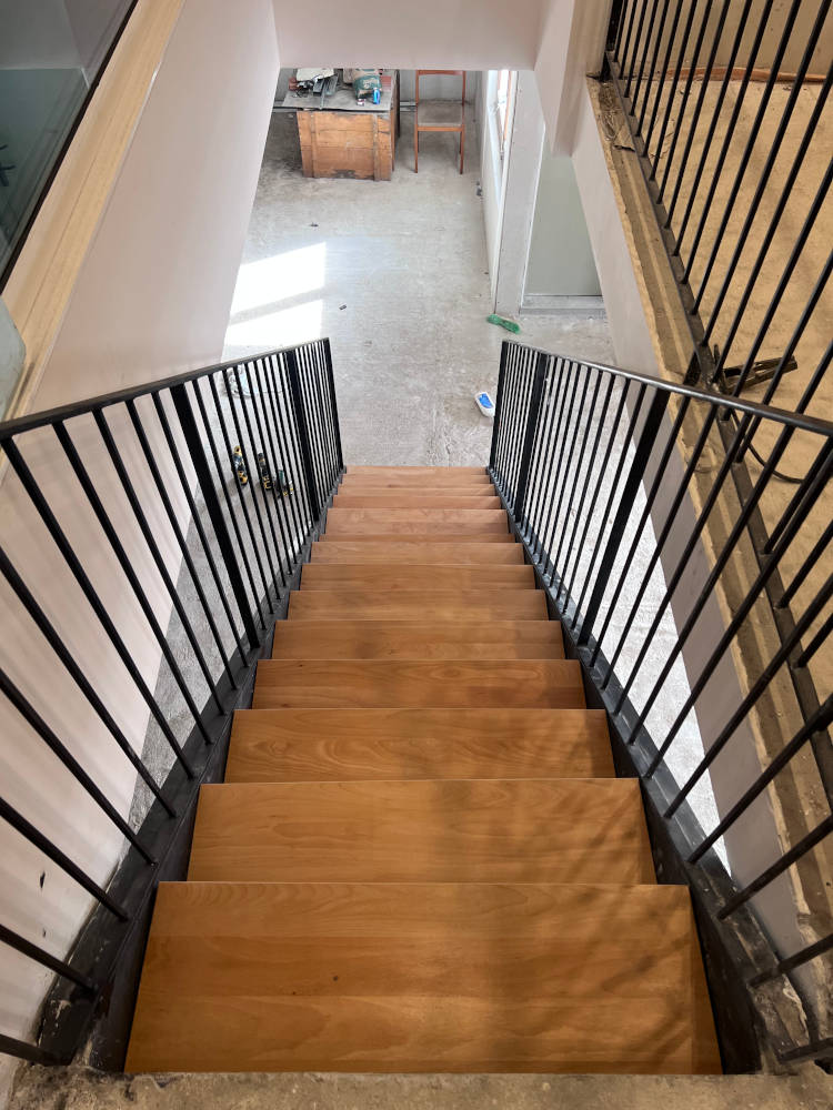 ZANCAS-LATERALES-CON-PELDAnO-INTERIOR-VIGAS-1