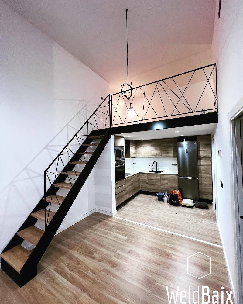 zancas-con-peldano-interior-pasamanos-laterales1